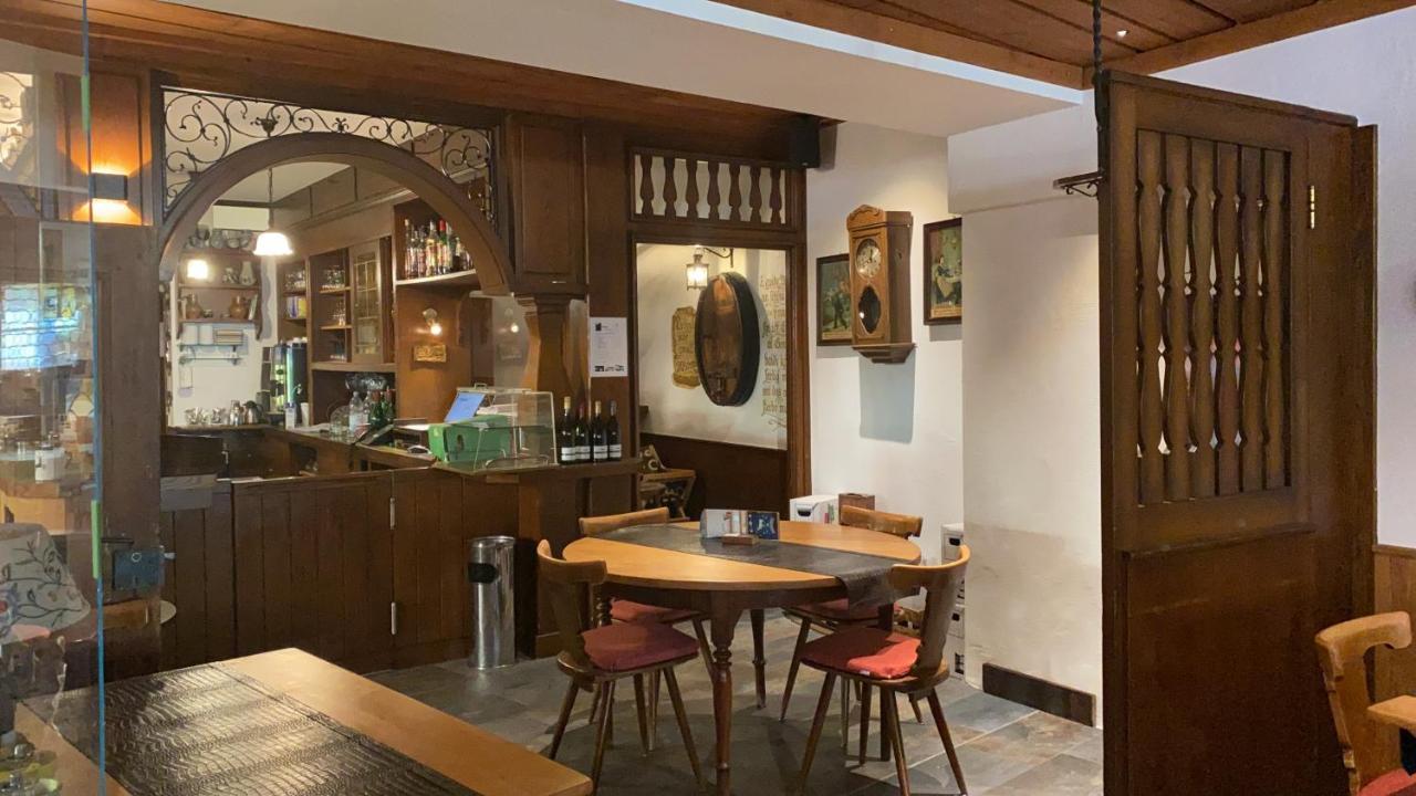 Gasthaus Zum Hirschen シュタウフェン・イム・ブライスガウ エクステリア 写真