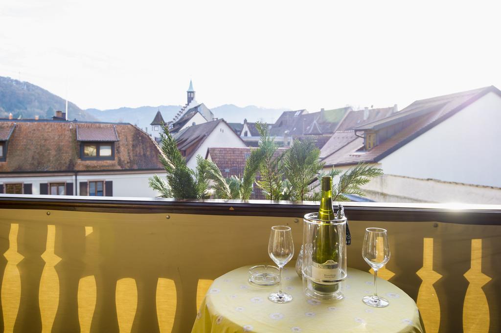 Gasthaus Zum Hirschen シュタウフェン・イム・ブライスガウ エクステリア 写真