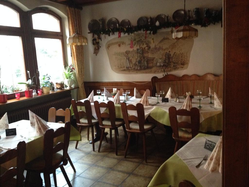 Gasthaus Zum Hirschen シュタウフェン・イム・ブライスガウ エクステリア 写真